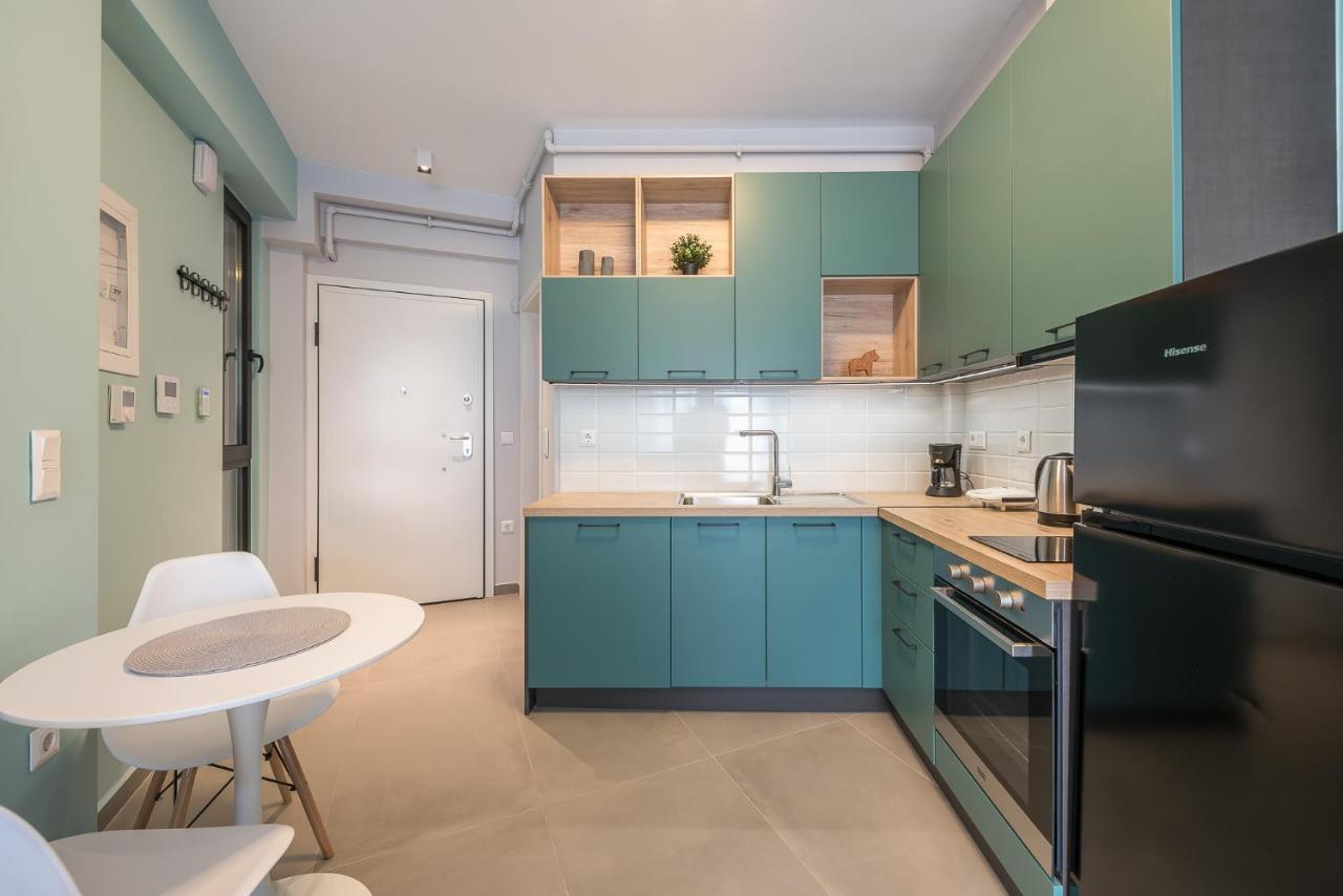Stylish Urban Suites Атина Екстериор снимка