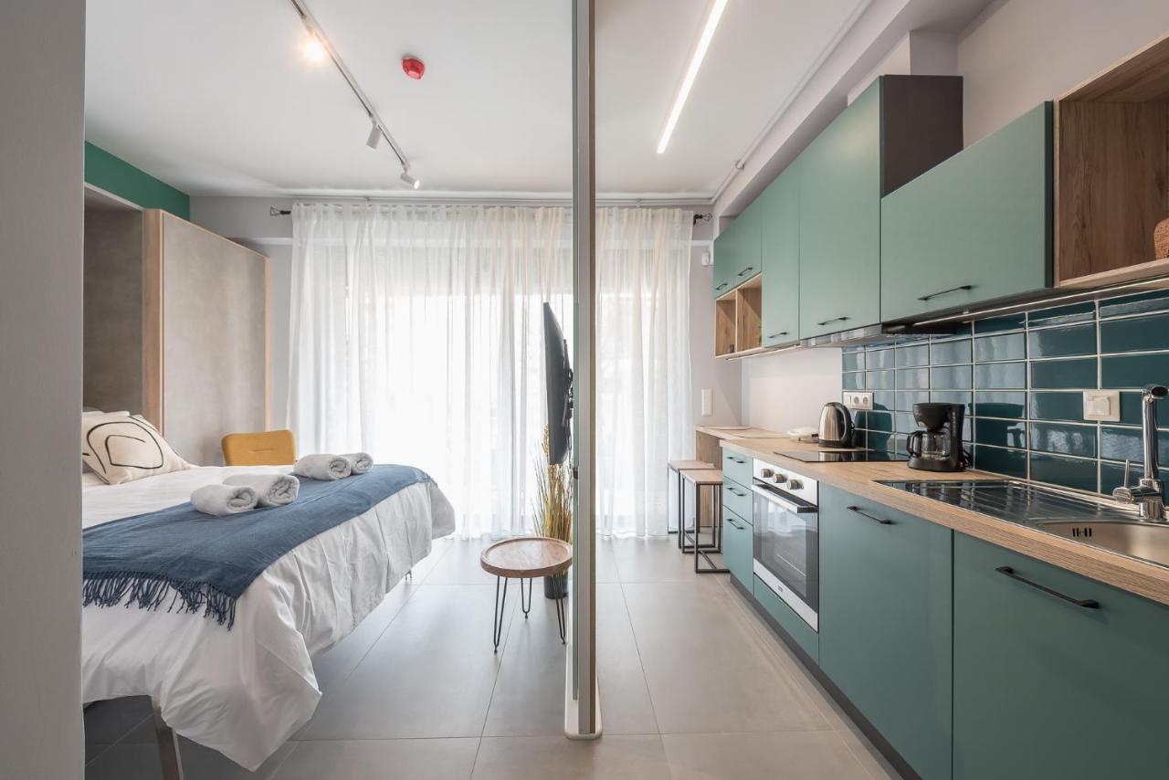 Stylish Urban Suites Атина Екстериор снимка