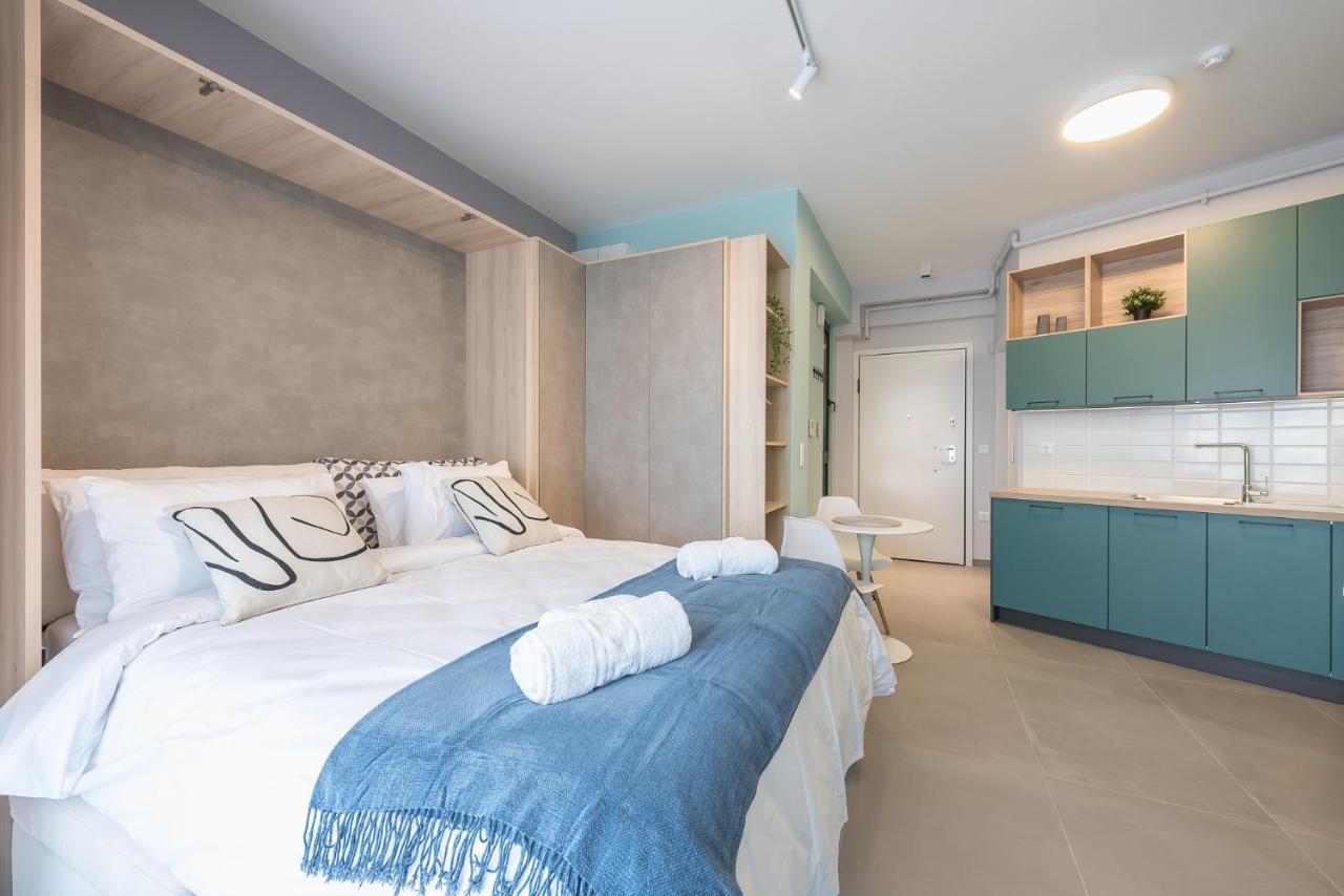 Stylish Urban Suites Атина Екстериор снимка